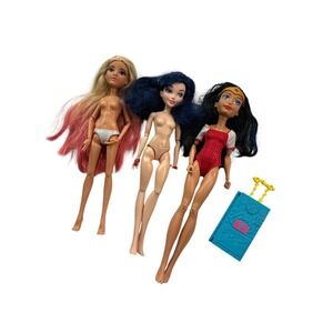Disney Descendants Evie, Mc2 Adrienne, Wonder Woman Dolls & Monster High Luggage